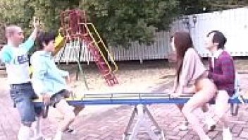 โป๊ เอากับสาวญี่ปุ่น เรียงคิวเย็ด เย็ดในสนามเด็กเล่น เย็ดหี